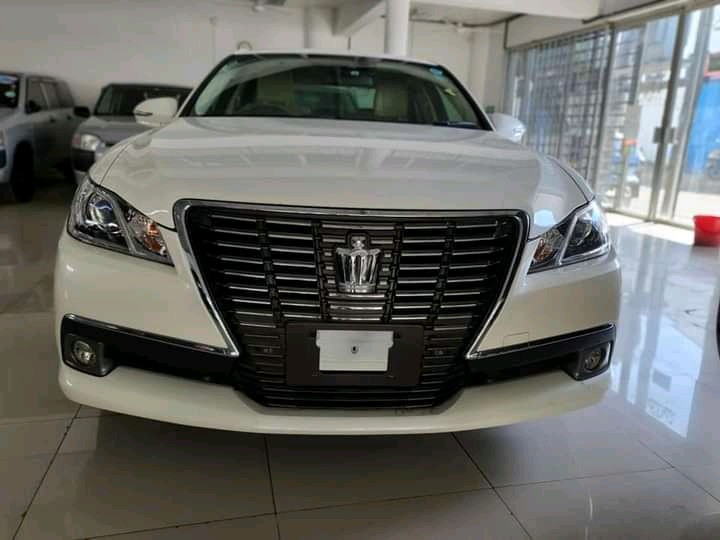 toyota-crown