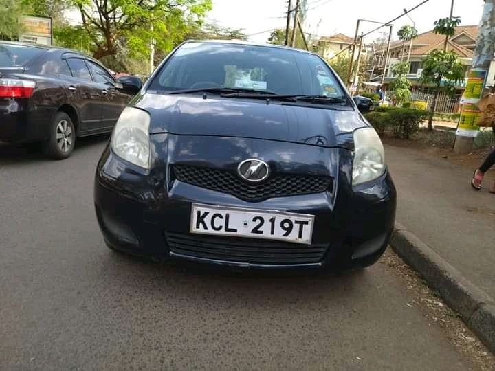 toyota-vitz