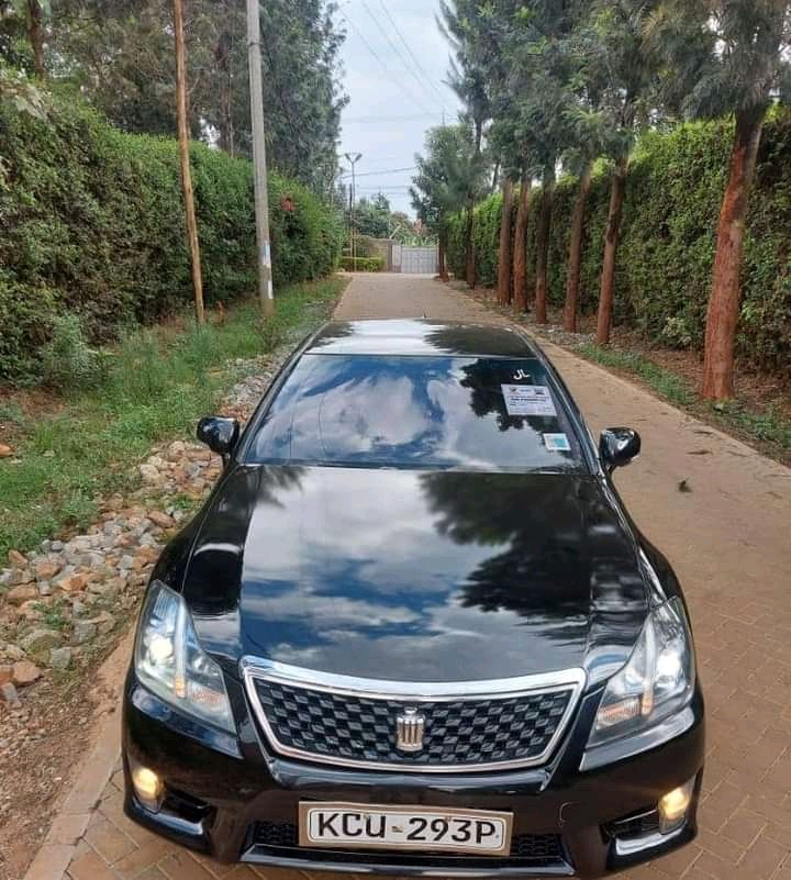 toyota-crown