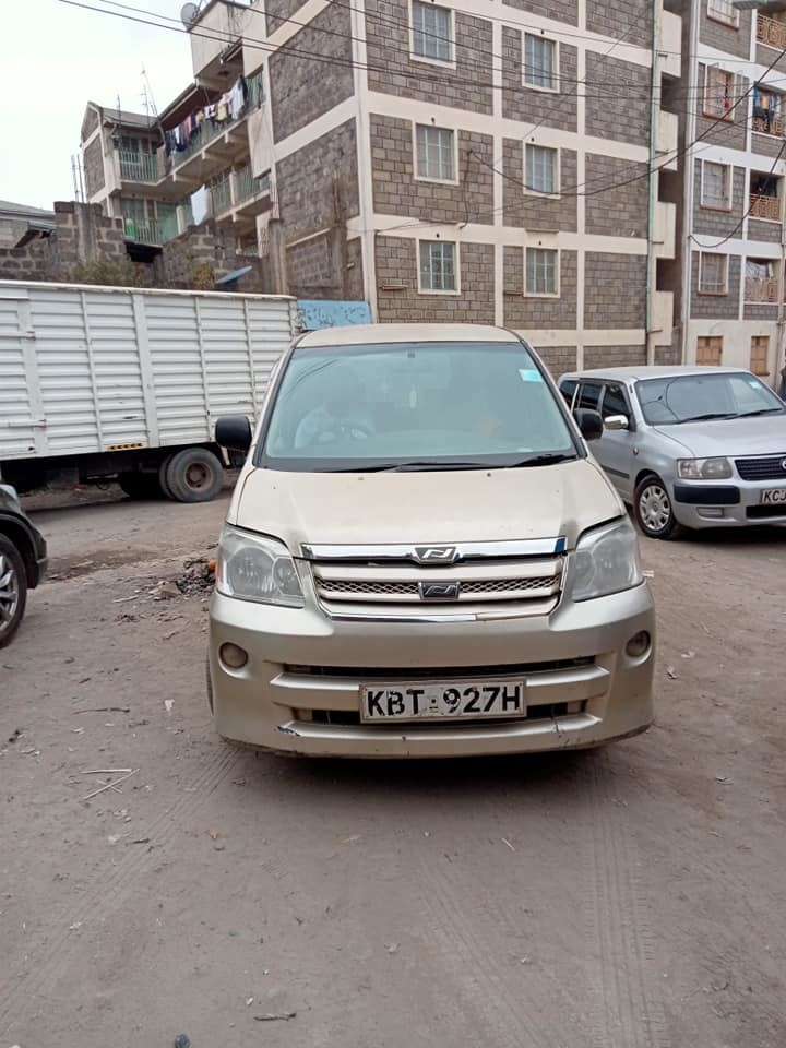 toyota-noah