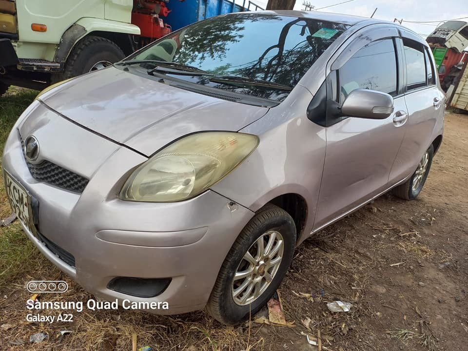 toyota-vitz
