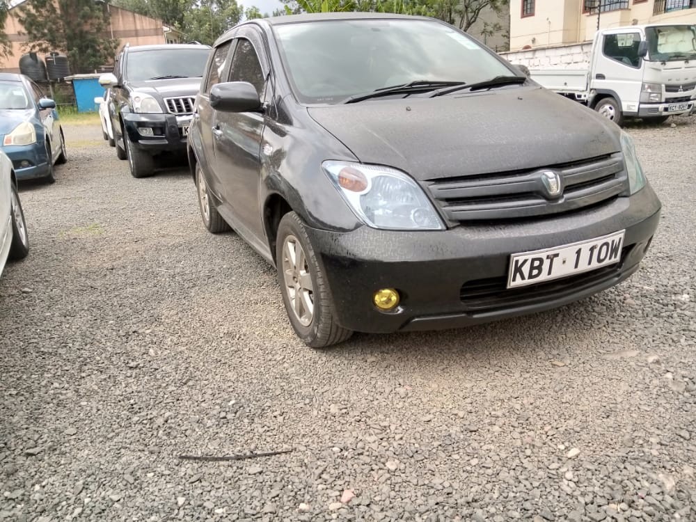 toyota-ist