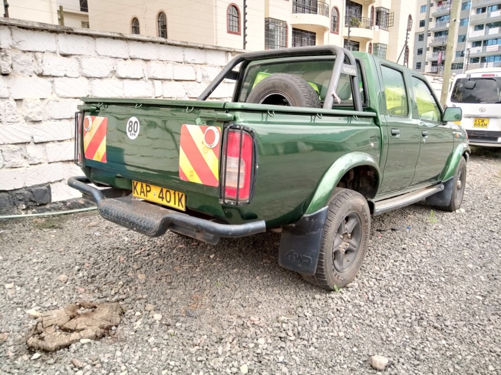 nissan-harbody-np300
