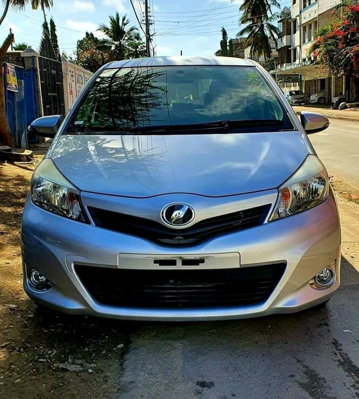 toyota-vitz