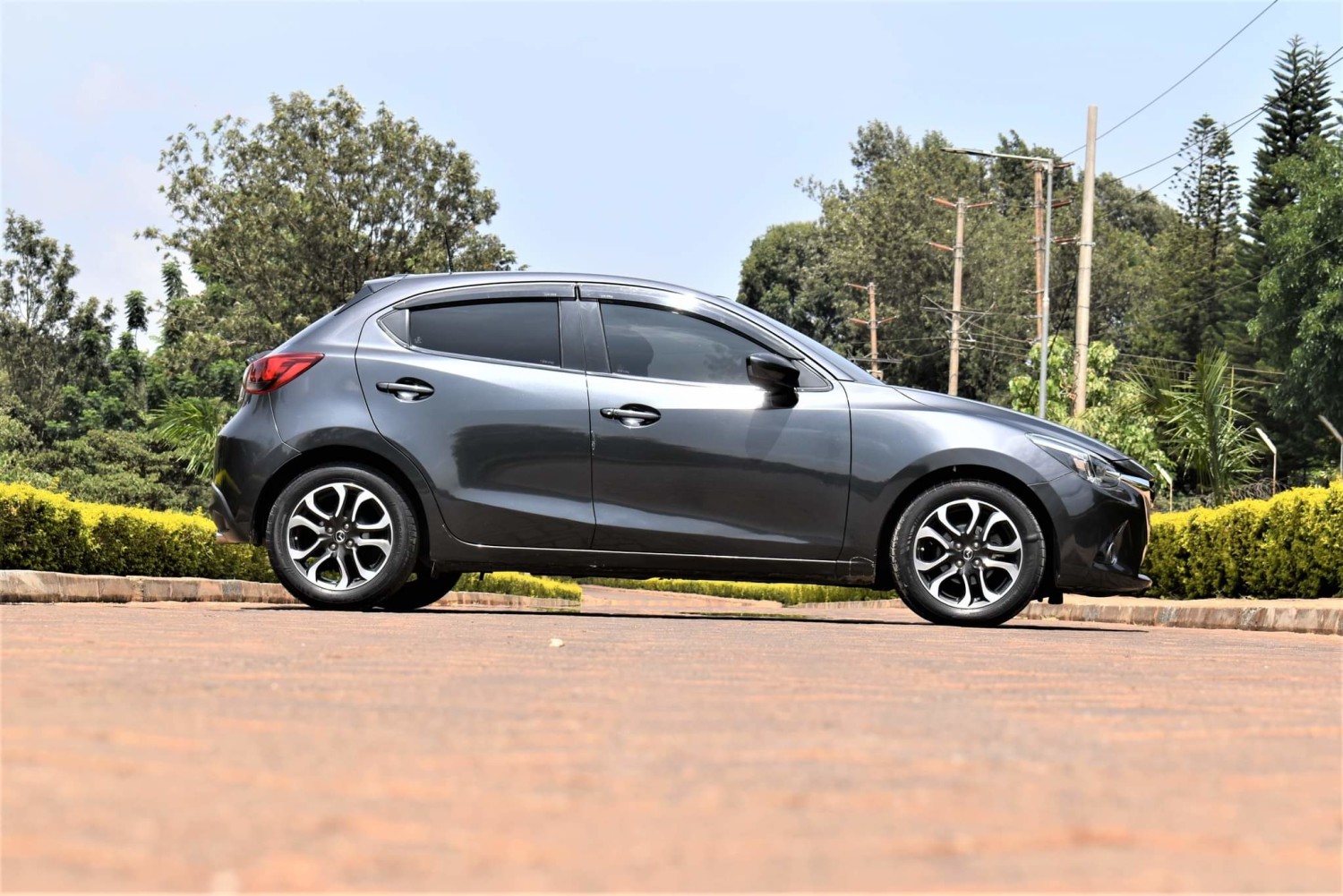 mazda-demio