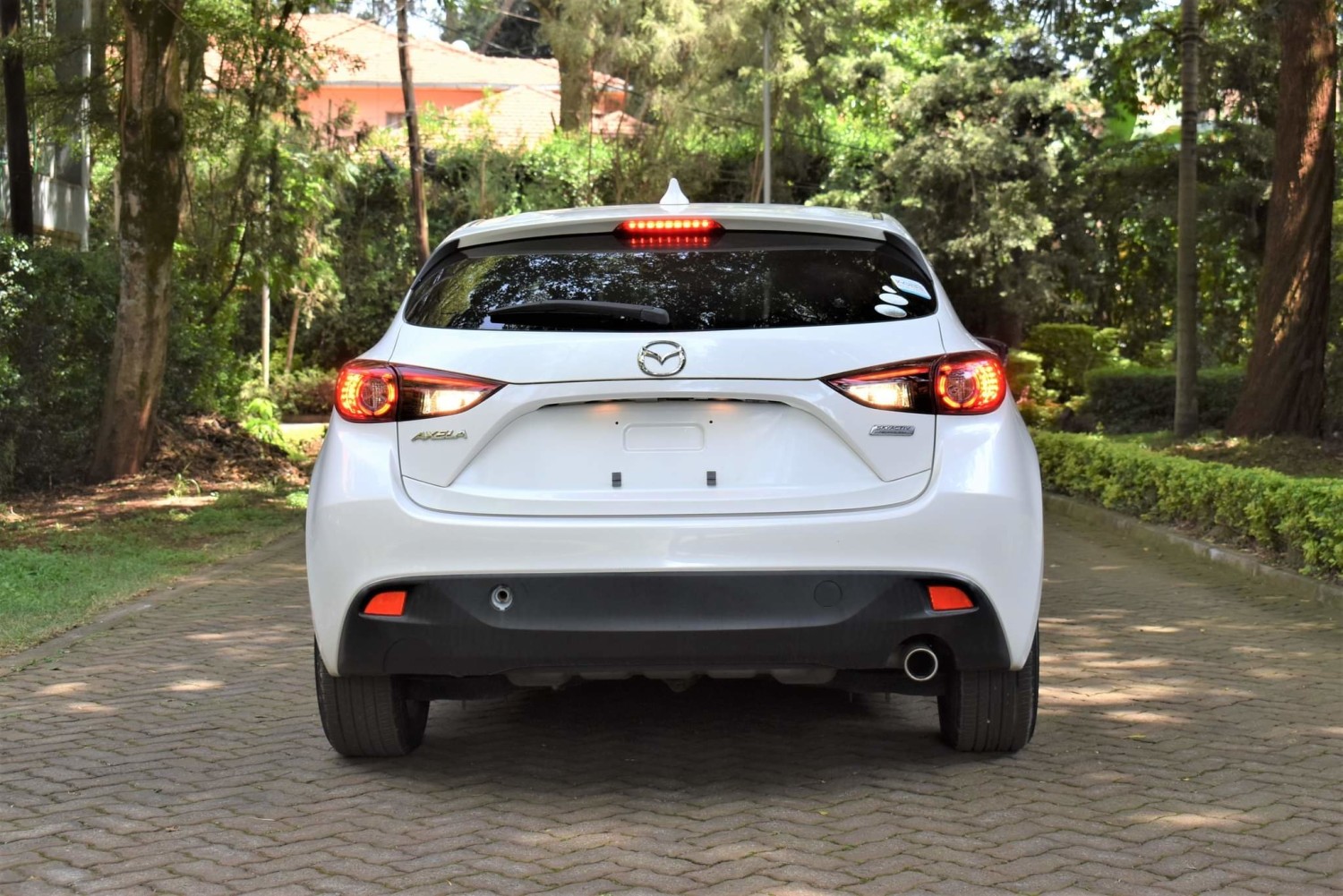 mazda-axella