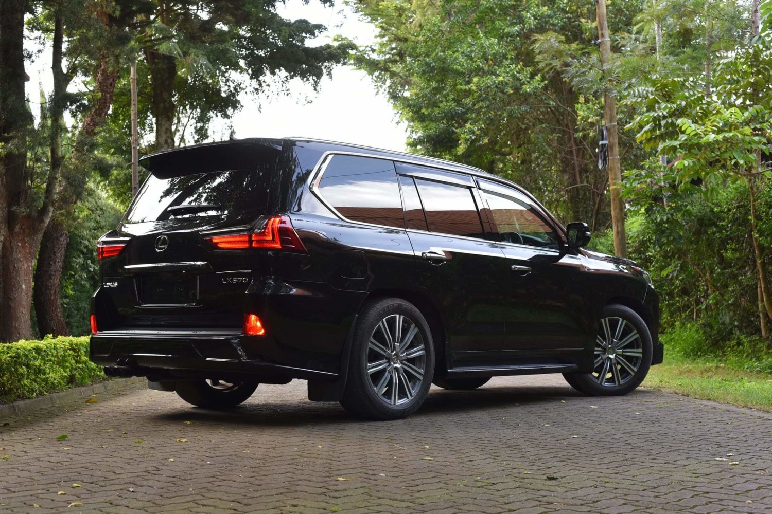 lexus-lx-570