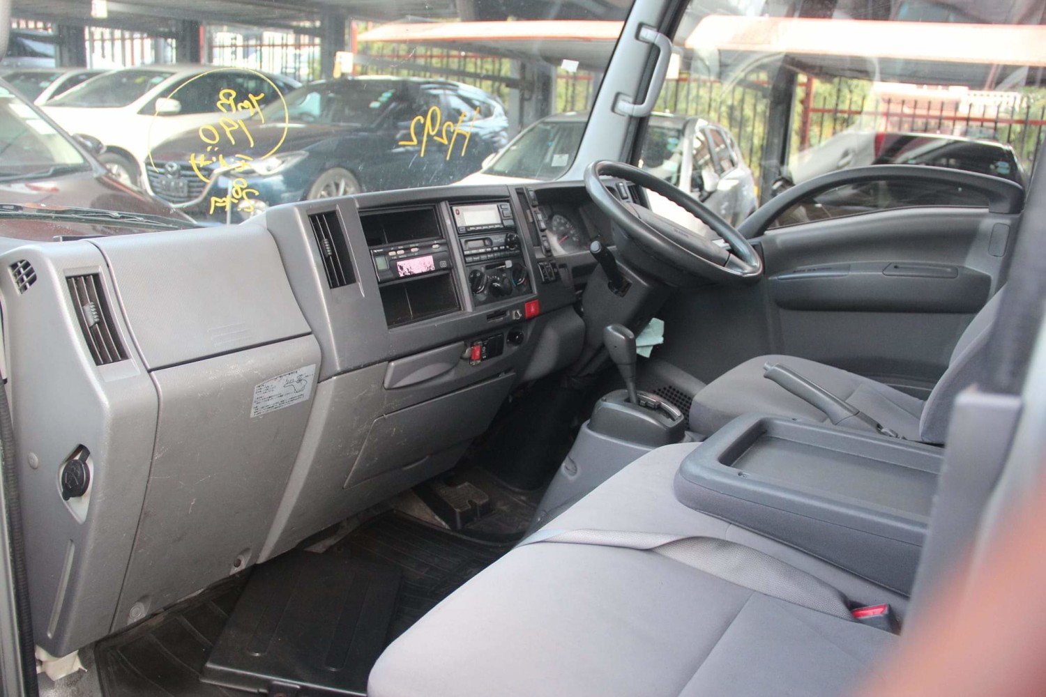 isuzu-elf-big-4