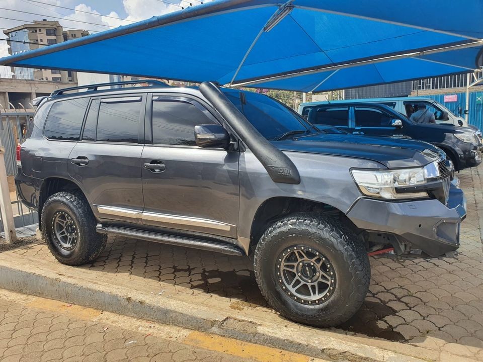 toyota-landcruiser