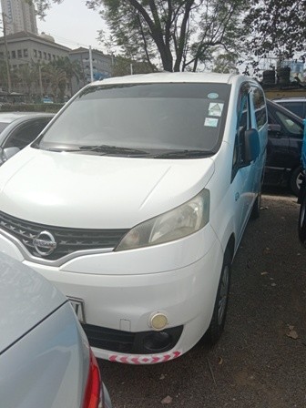 nissan-nv-200
