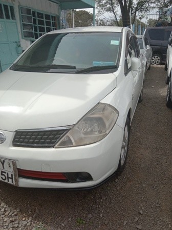 nissan-tiida-latio
