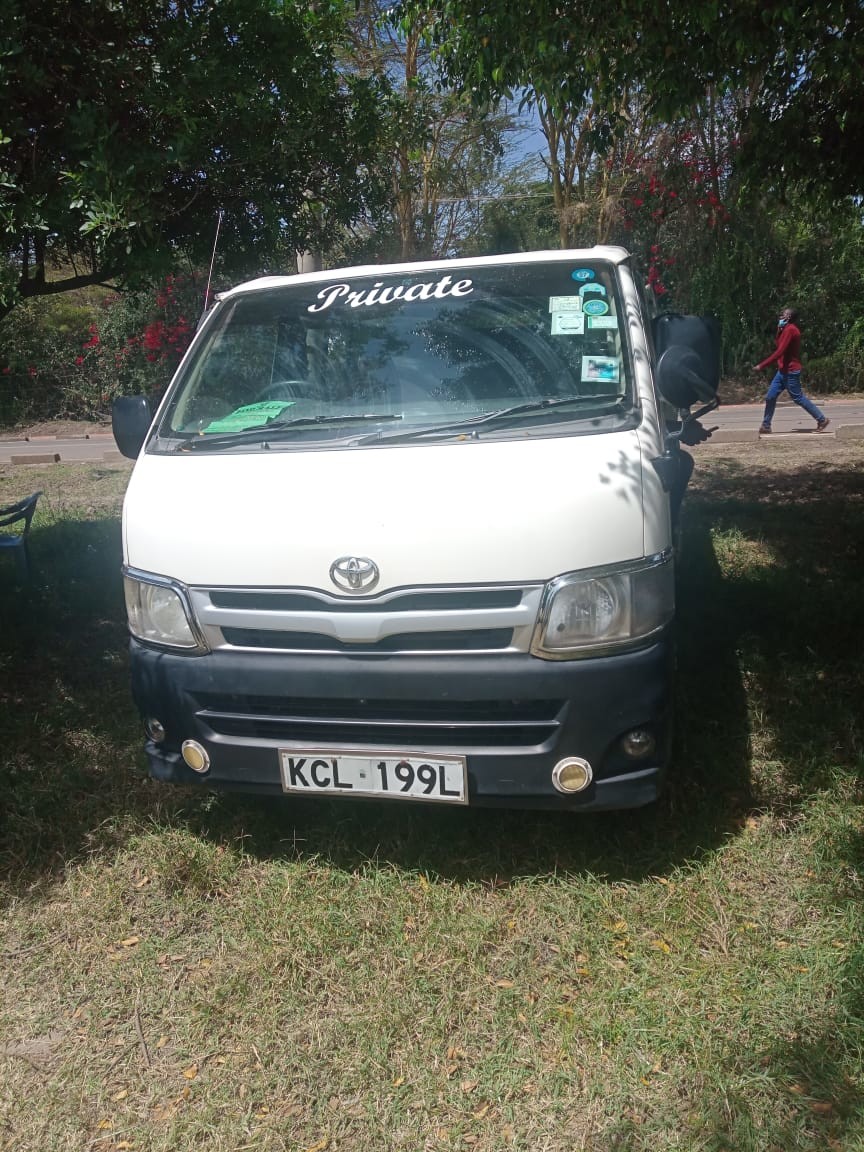 toyota-hiace