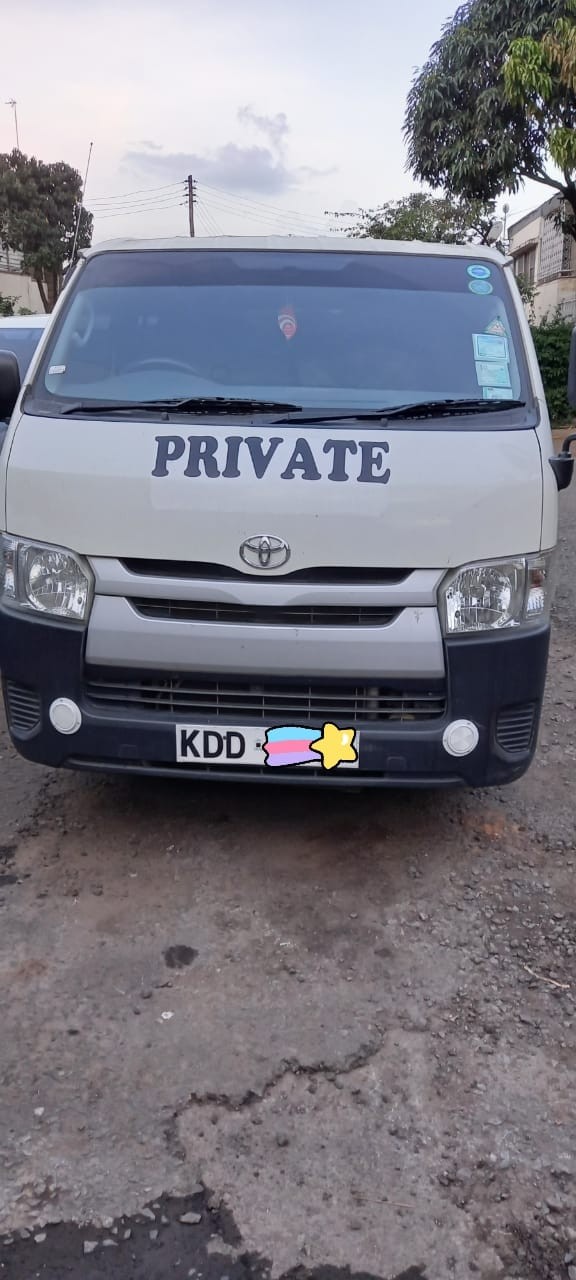 toyota-hiace