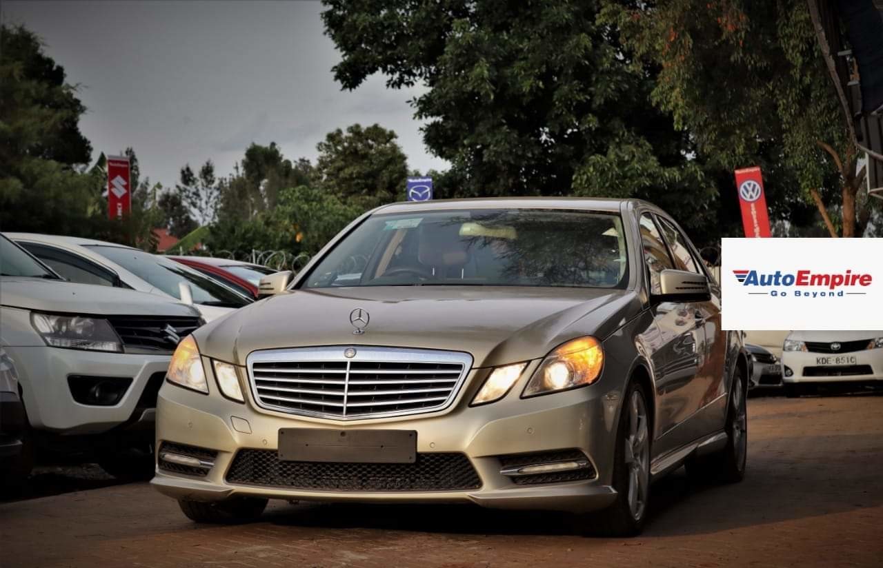 mercedez-benz-e200-big-0