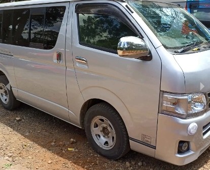 toyota-hiace