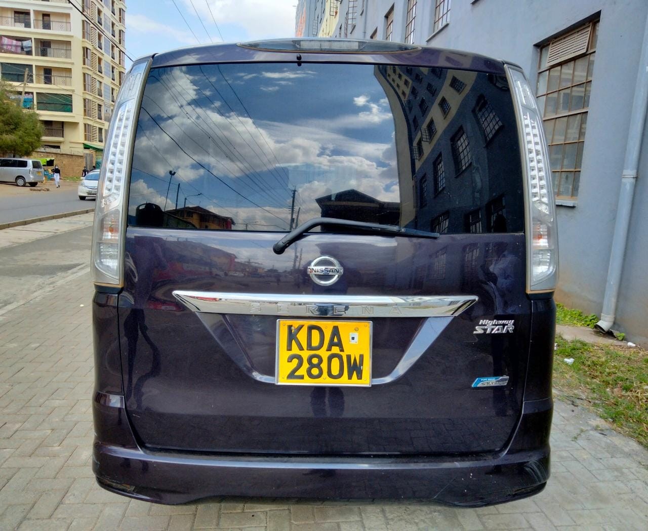 nissan-serena