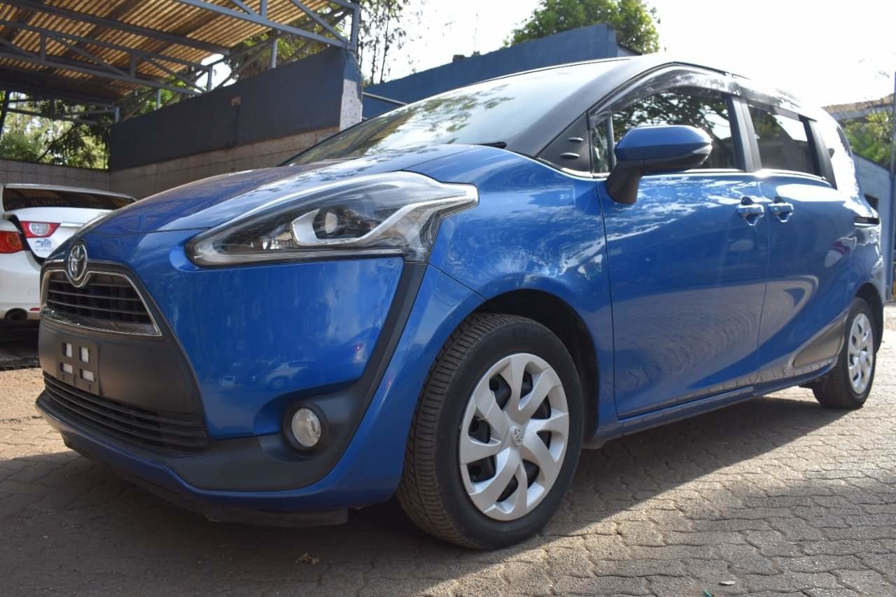 toyota-sienta