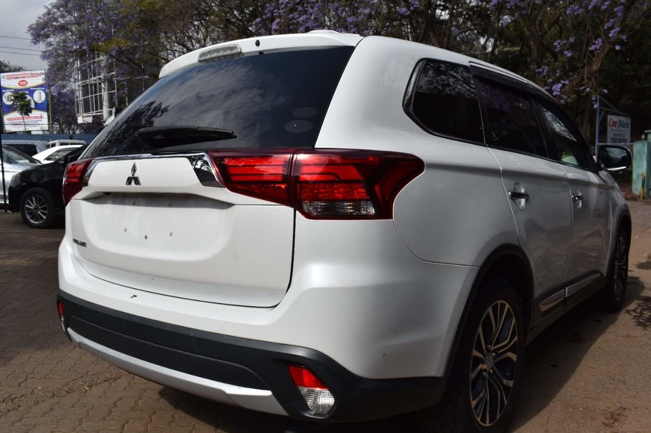 mitsubishi-outlander-big-3