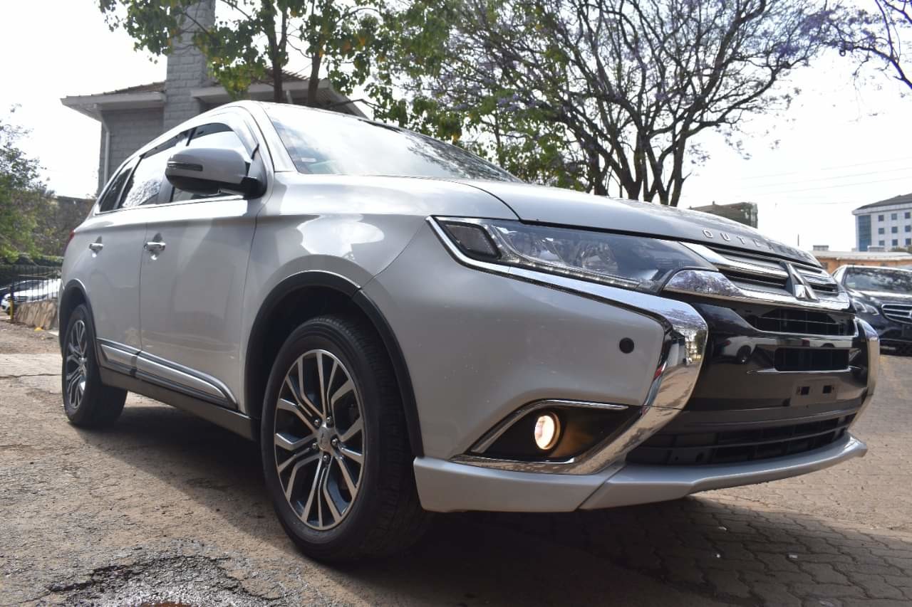 mitsubishi-outlander-big-1