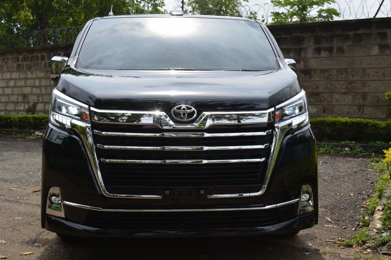 toyota-grandace