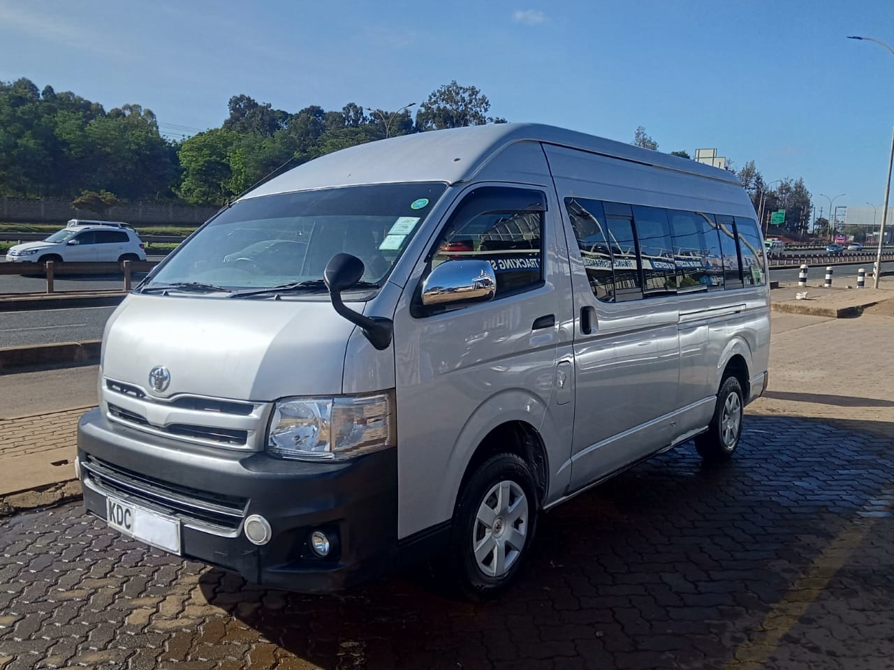 toyota-hiace
