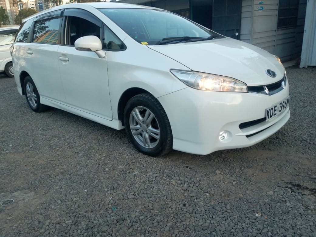 toyota-wish