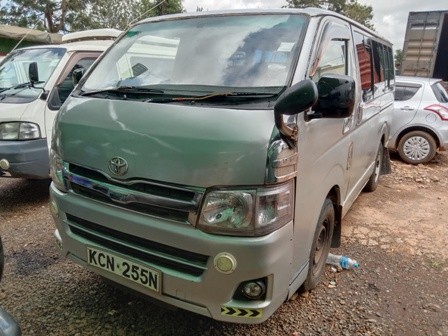 toyota-hiace