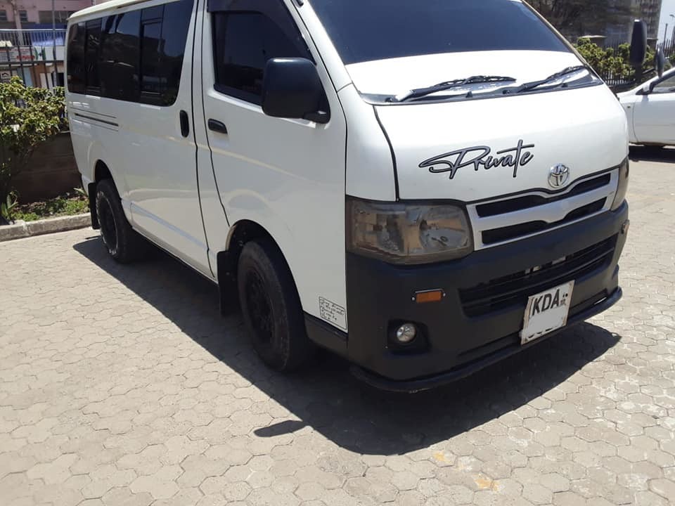 toyota-hiace