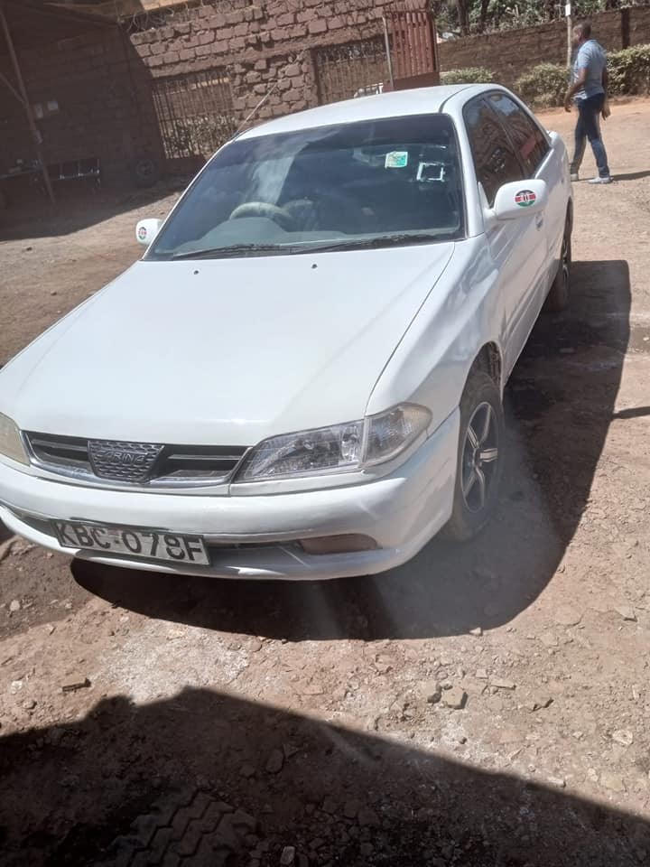 toyota-carina