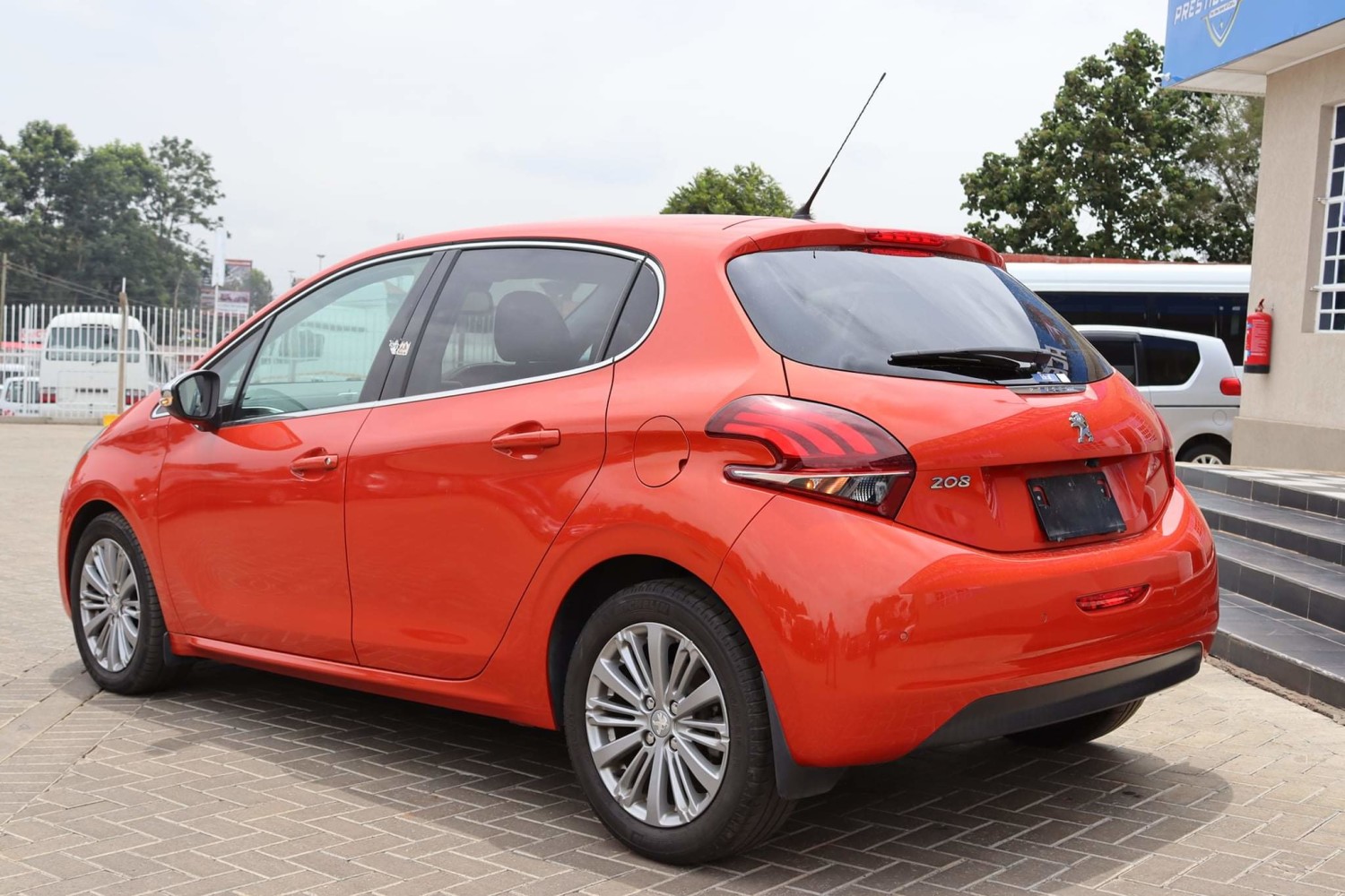 peugeot-208