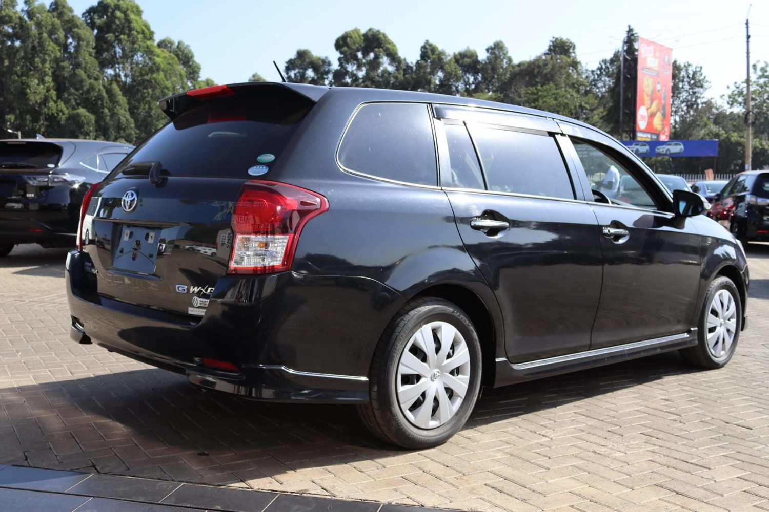 toyota-fielder-wxb