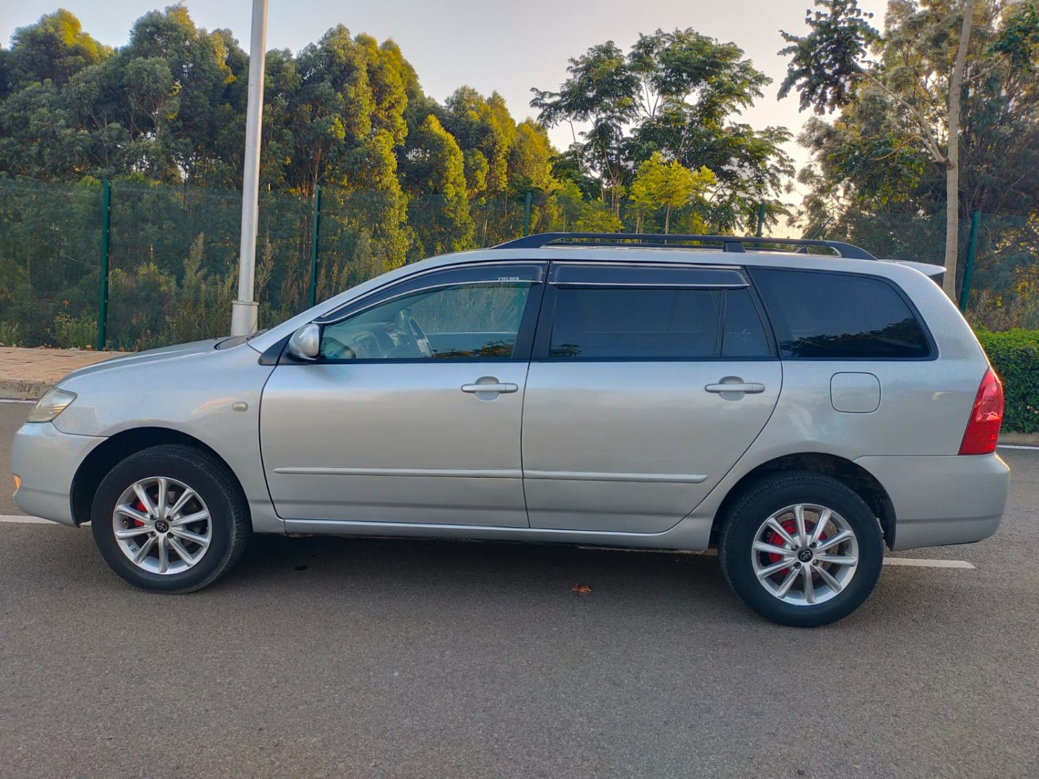 toyota-fielder
