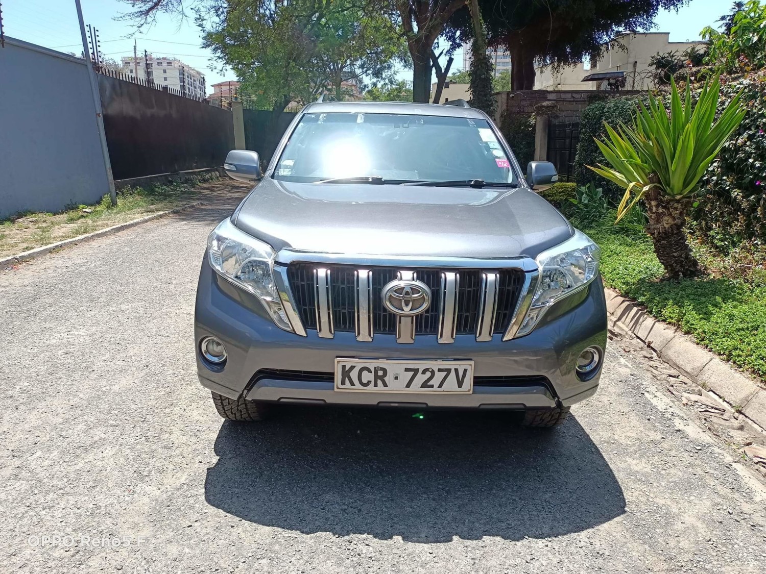 toyota-land-cruiser-prado