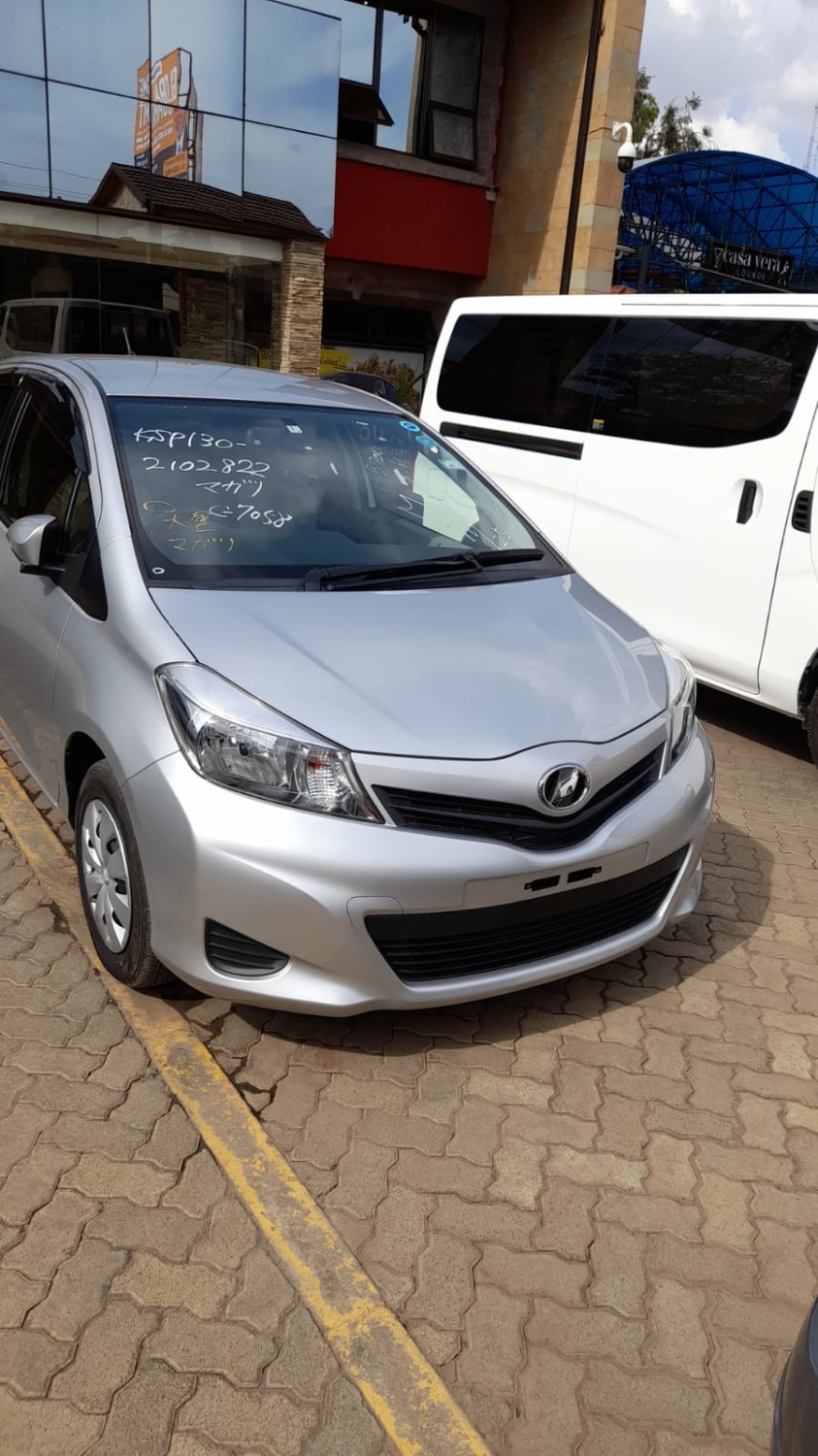 toyota-vitz