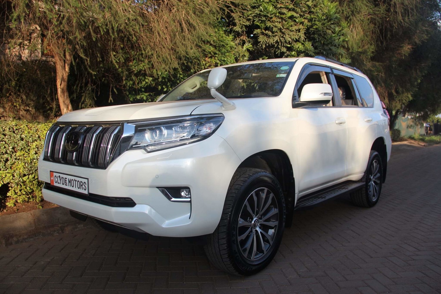 toyota-landcruiser-prado