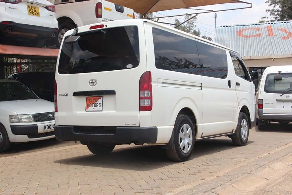 toyota-hiace