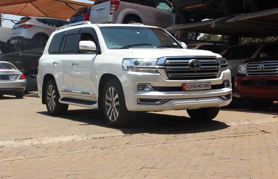 toyota-land-cruiser-v8-zx