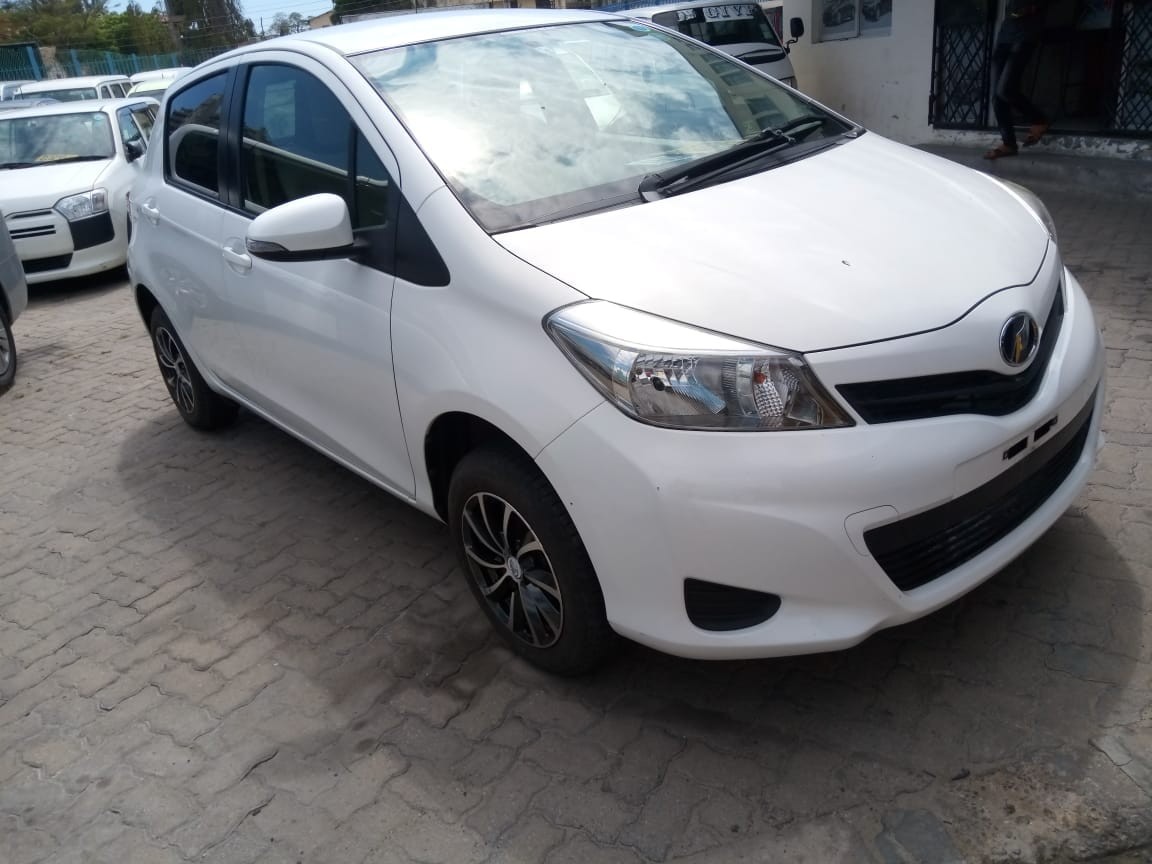 toyota-vitz
