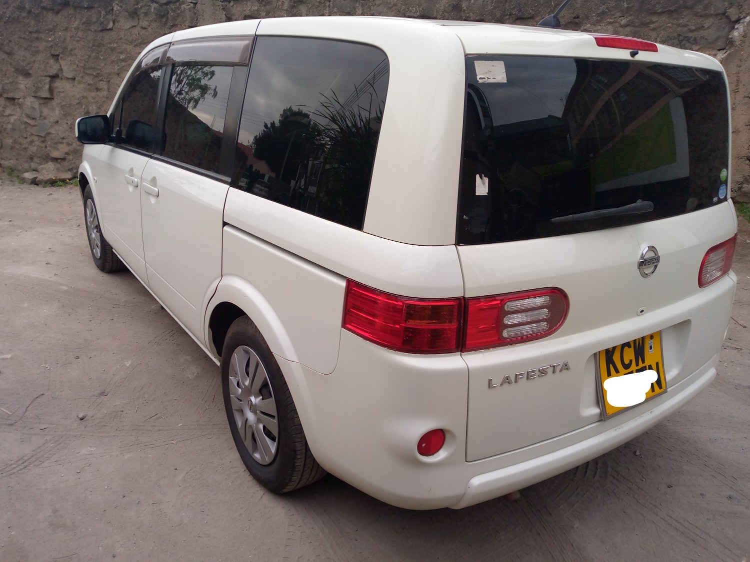 2012-nissan-lafesta-for-sale