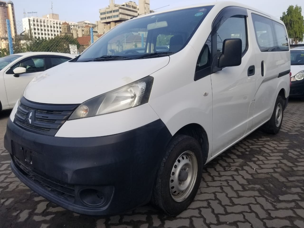 mitsubishi-delica