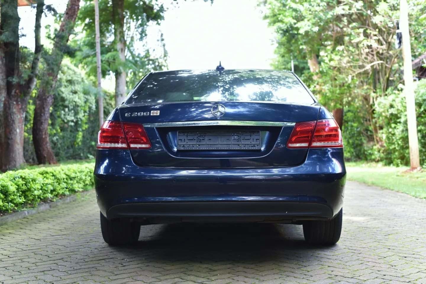 mercedez-benz-e200