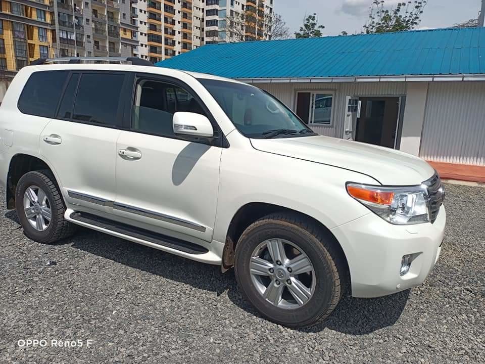 toyota-land-cruiser-sahara