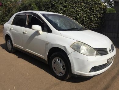 nissan-tiida
