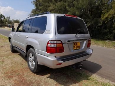 toyota-landcruiser-big-2