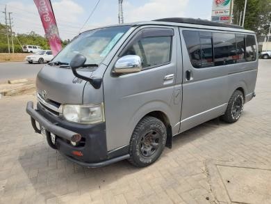toyota-hiace