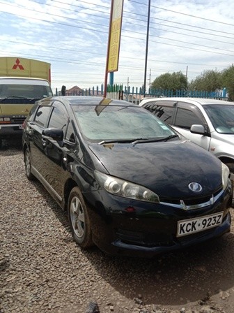 toyota-wish