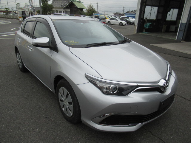 toyota-auris-2016-model