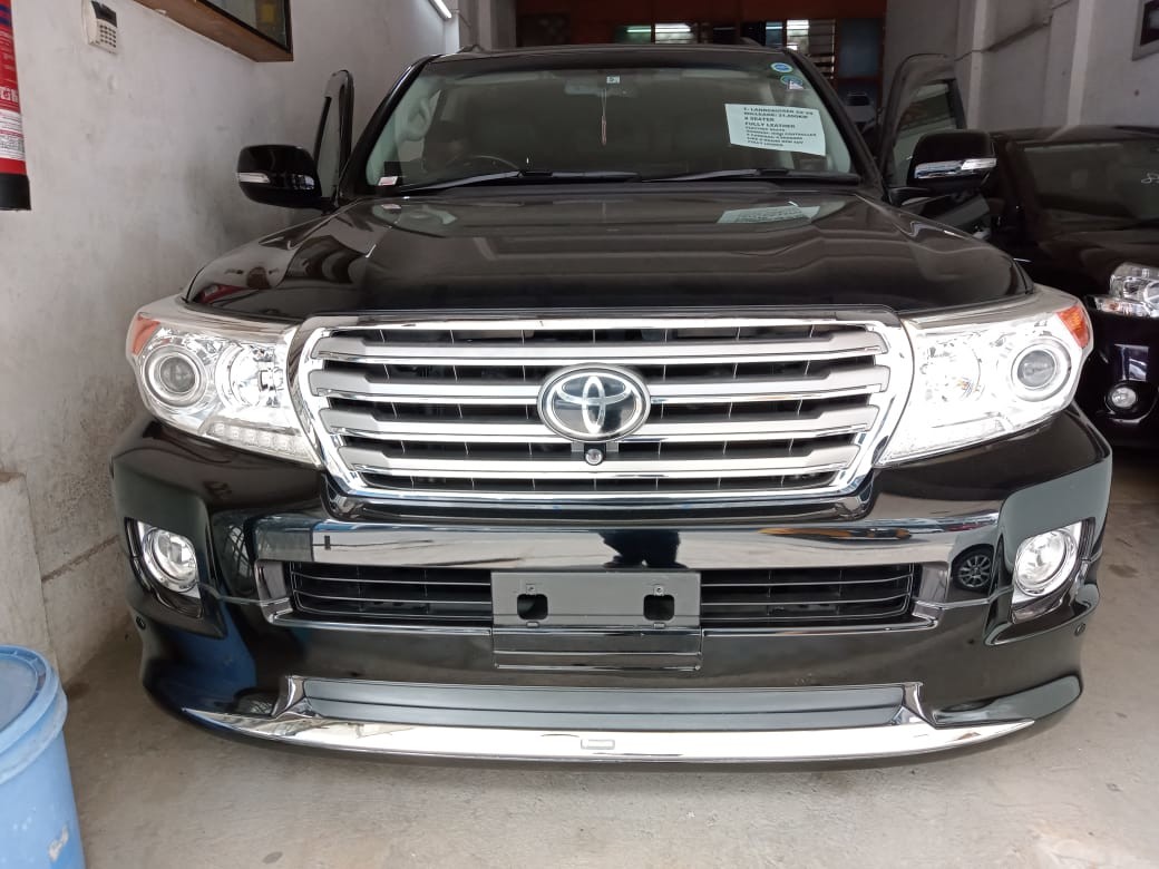 land-cruiser-v8