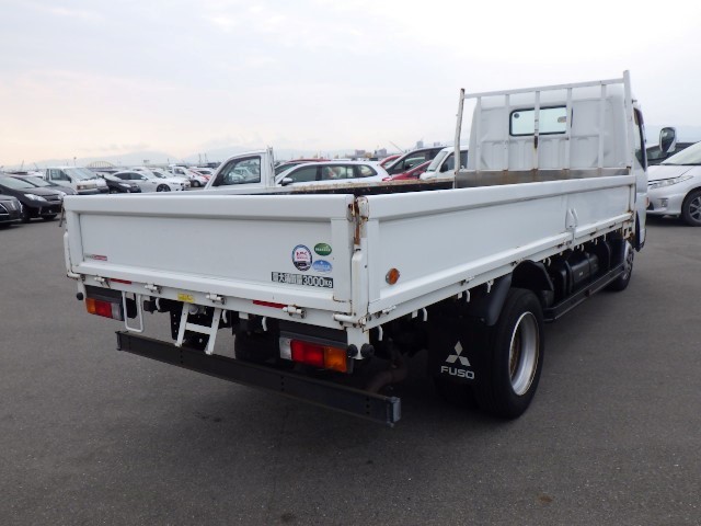 mitsubishi-canter-2014-big-9