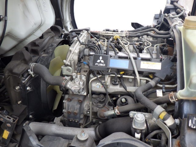 mitsubishi-canter-2014-big-1
